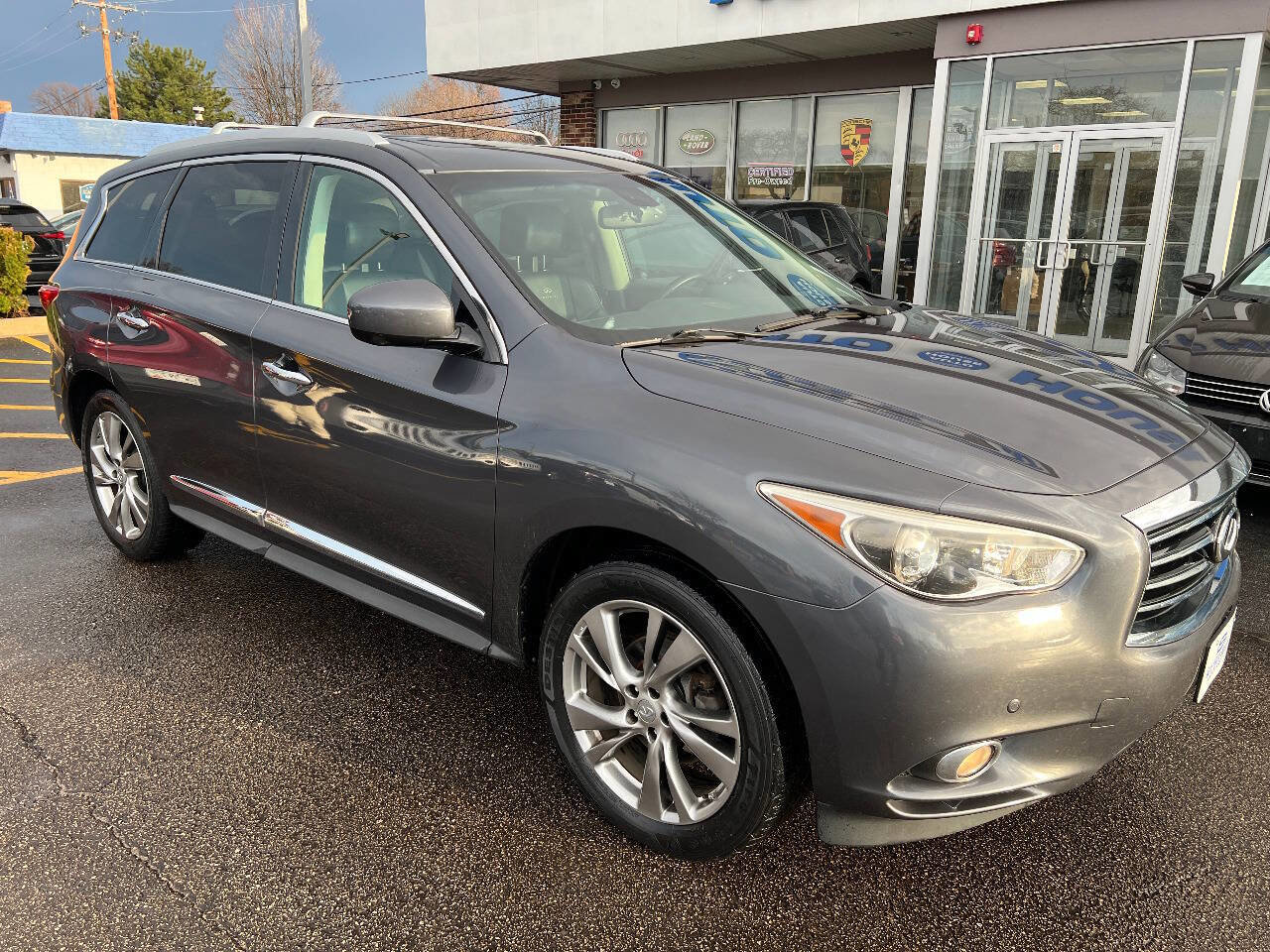 Used 2013 INFINITI JX35 AWD w/ Premium Pkg image 3