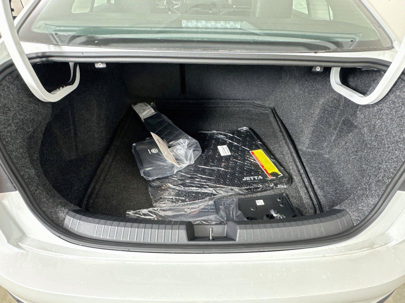 New 2027 Volkswagen Jetta SE FWD image 25