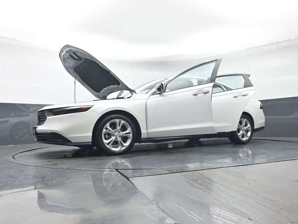 Used 2023 Honda Accord LX image 40