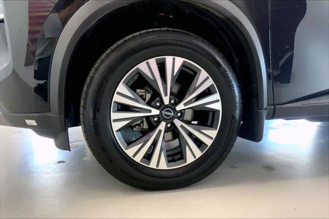 Used 2023 Nissan Rogue SV AWD/4WD image 7