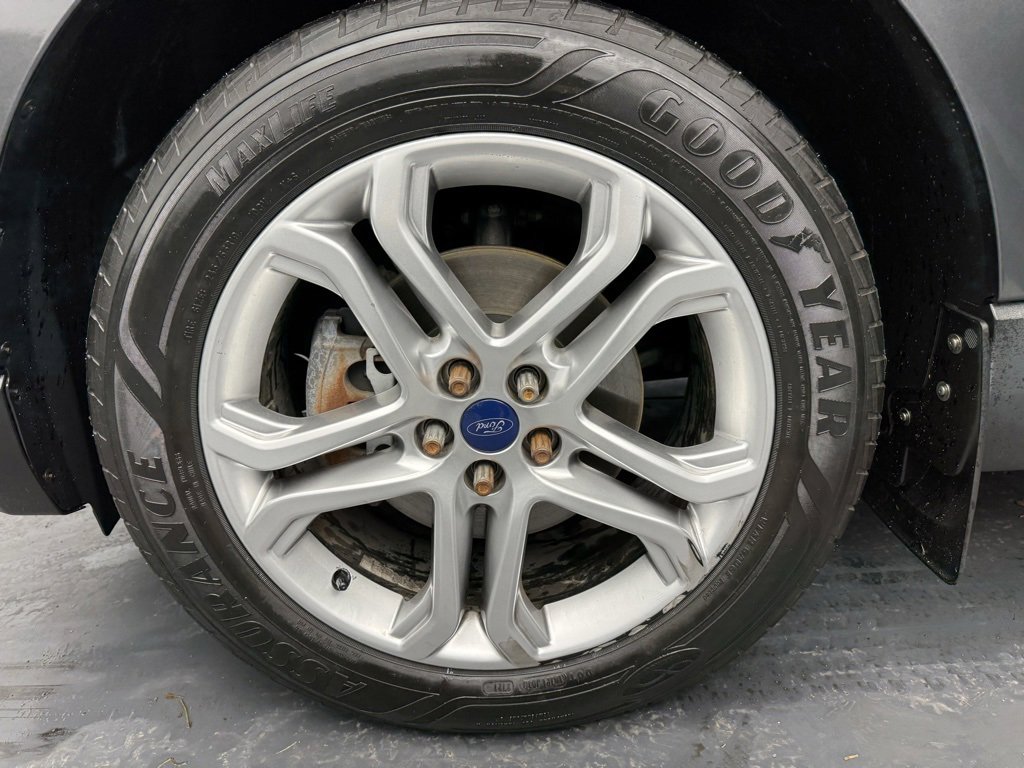 Used 2017 Ford Edge Titanium w/ Equipment Group 301A image 21