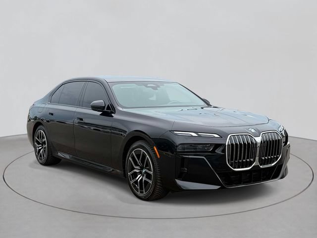 Used 2024 BMW 740i xDrive w/ Premium Package 2 AWD/4WD image 3