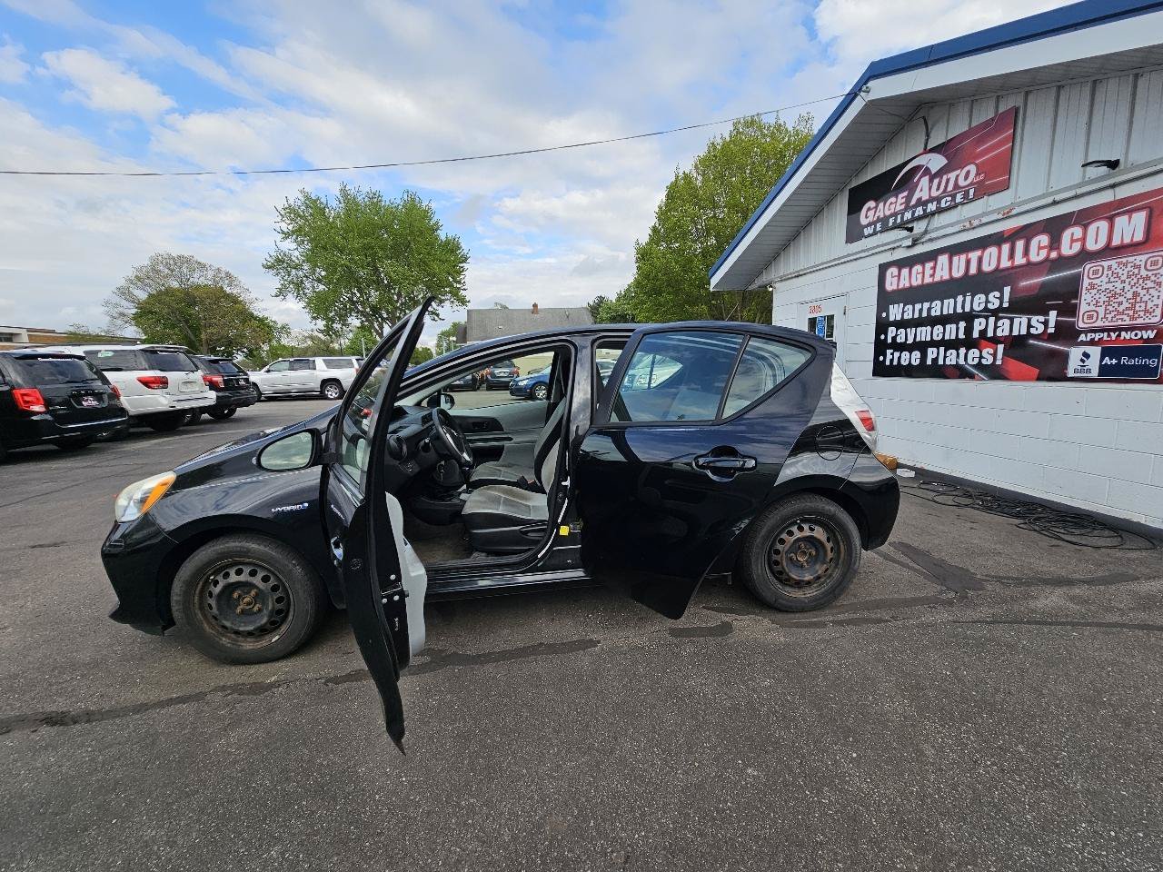 Used 2014 Toyota Prius C One FWD image 24