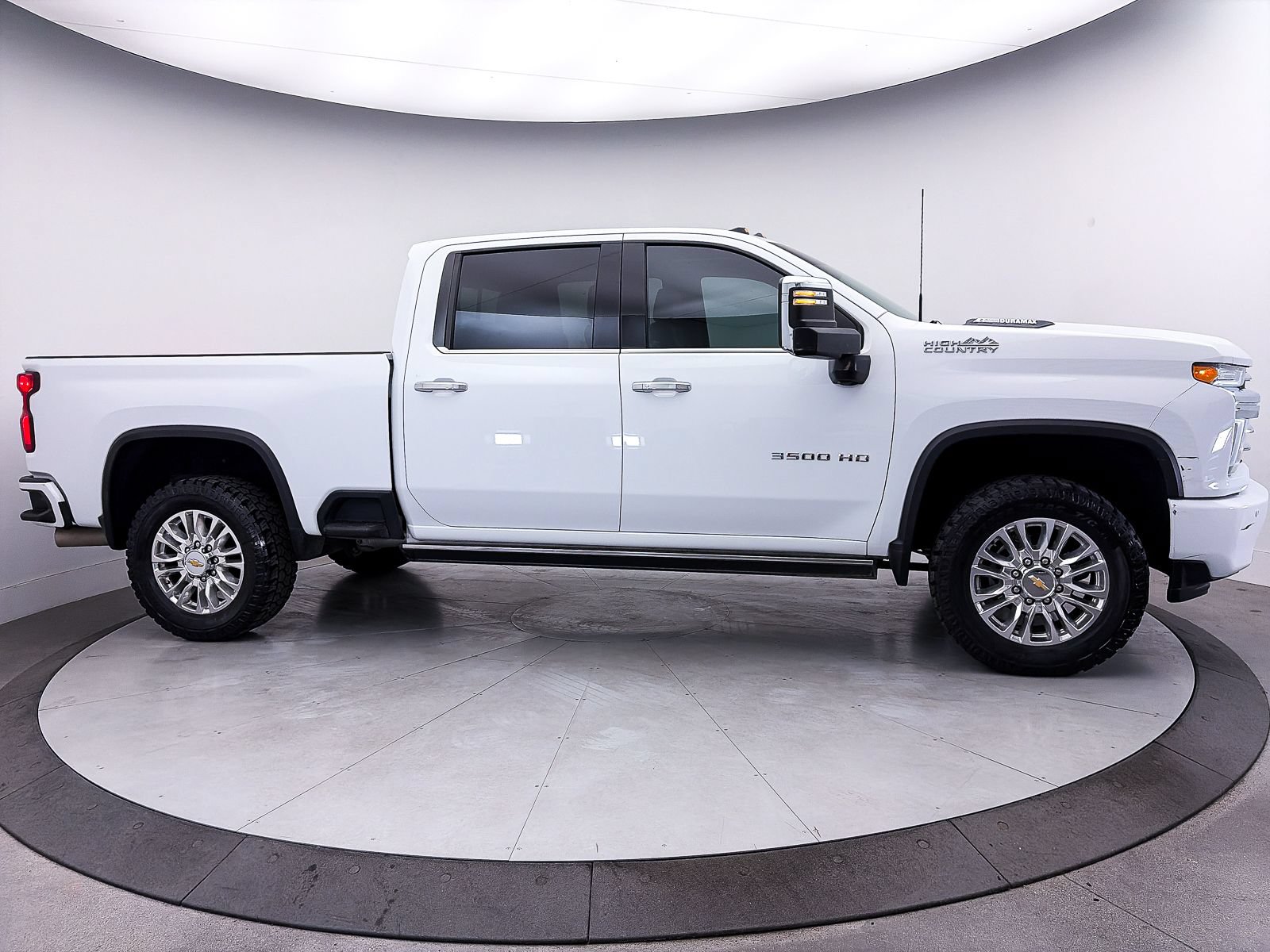 Used 2022 Chevrolet Silverado 3500 High Country w/ Safety Package II AWD/4WD image 44