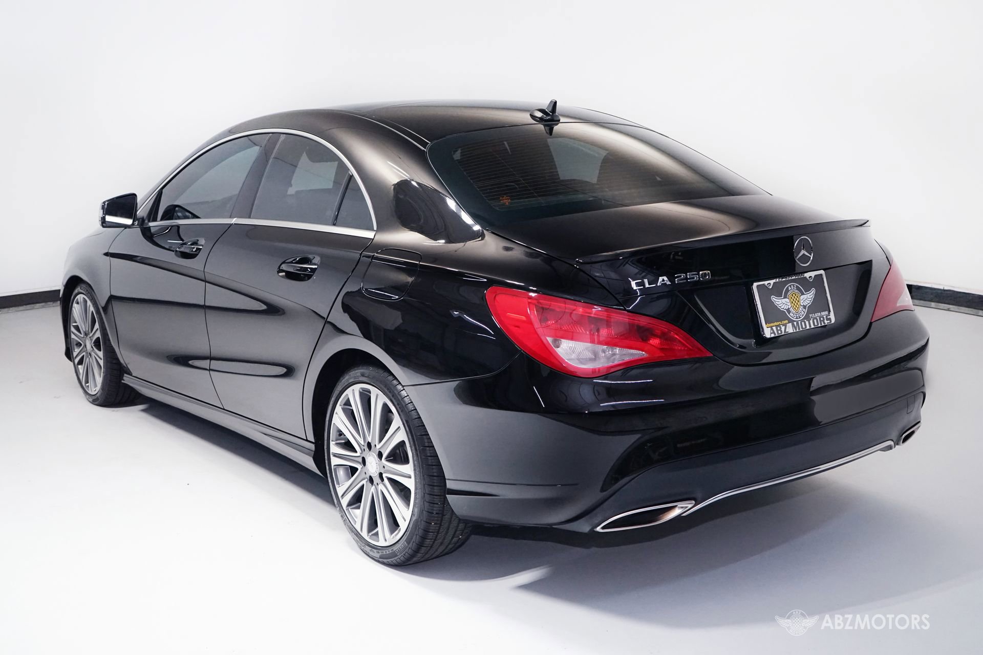 Used 2017 Mercedes-Benz CLA 250 image 5