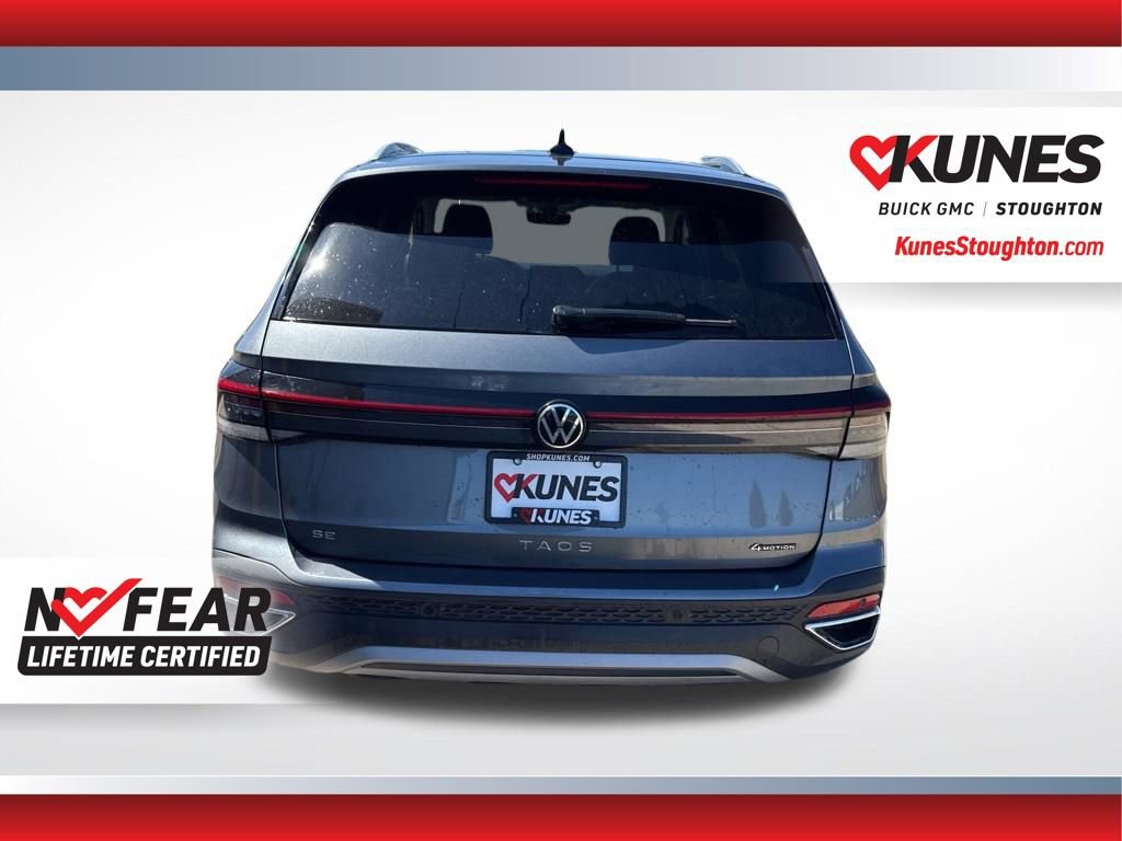 Used 2025 Volkswagen Taos SE AWD/4WD image 9