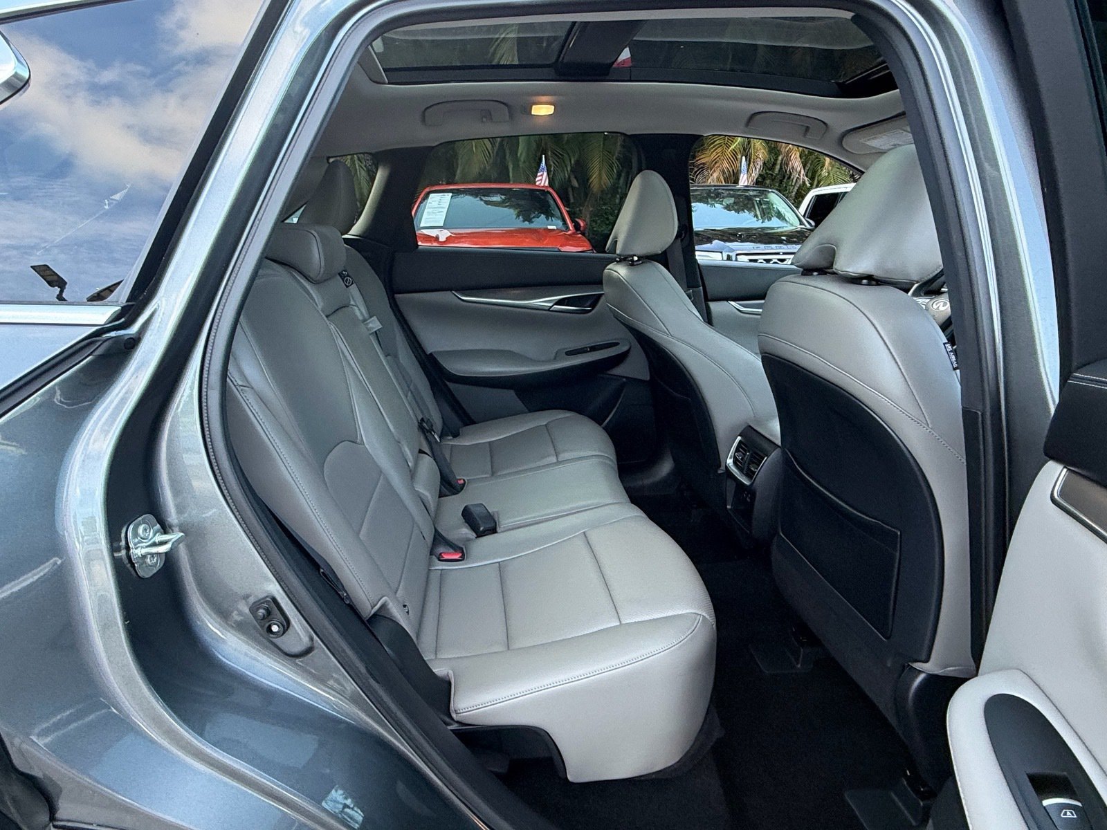 Used 2023 INFINITI QX50 Luxe FWD image 17