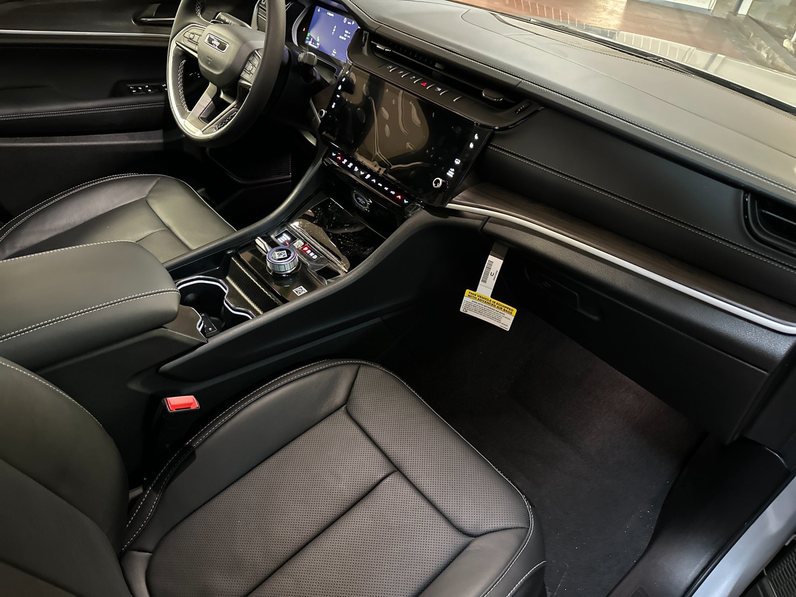 New 2026 Jeep Grand Cherokee Limited AWD/4WD image 15