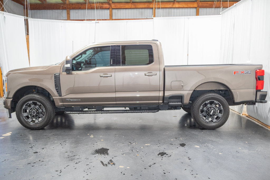 Used 2023 Ford F250 Lariat w/ Lariat Ultimate Package AWD/4WD image 6