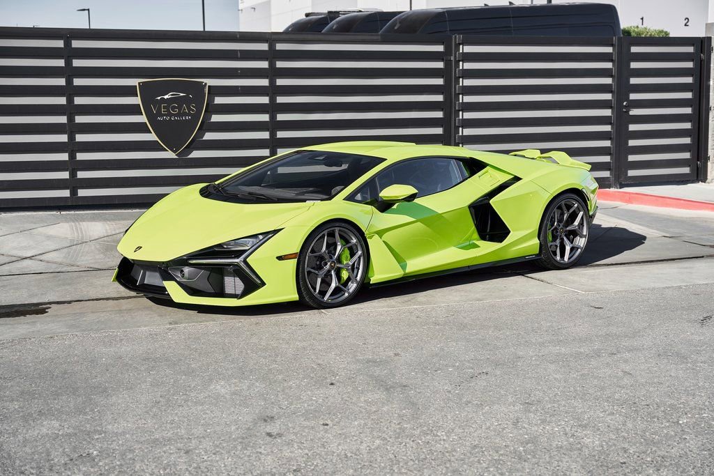 Used 2025 Lamborghini Revuelto AWD/4WD image 7