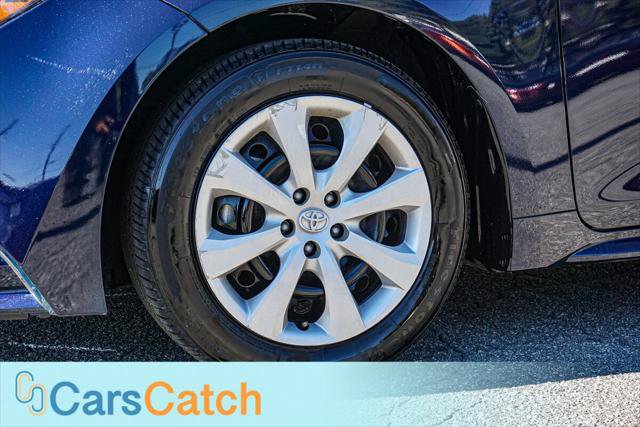 Used 2025 Toyota Corolla LE FWD image 16