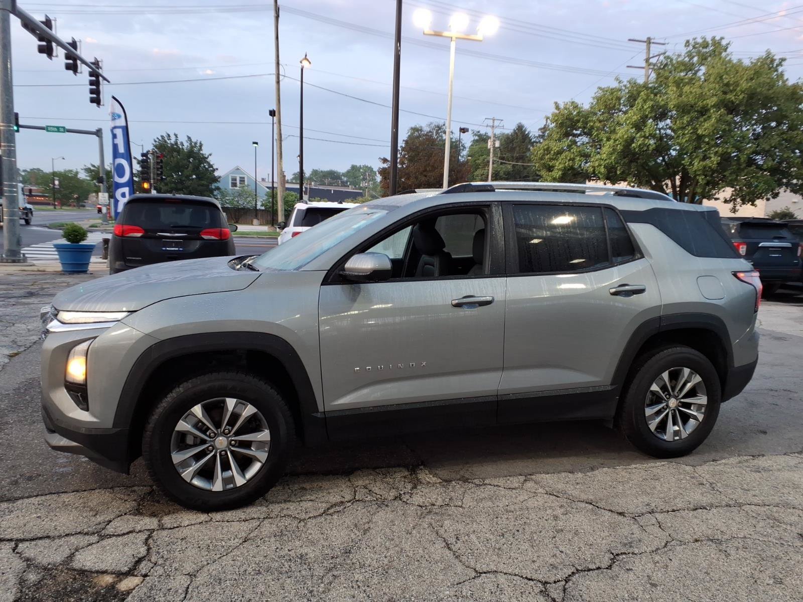Used 2025 Chevrolet Equinox LT w/ Convenience Package II FWD image 6
