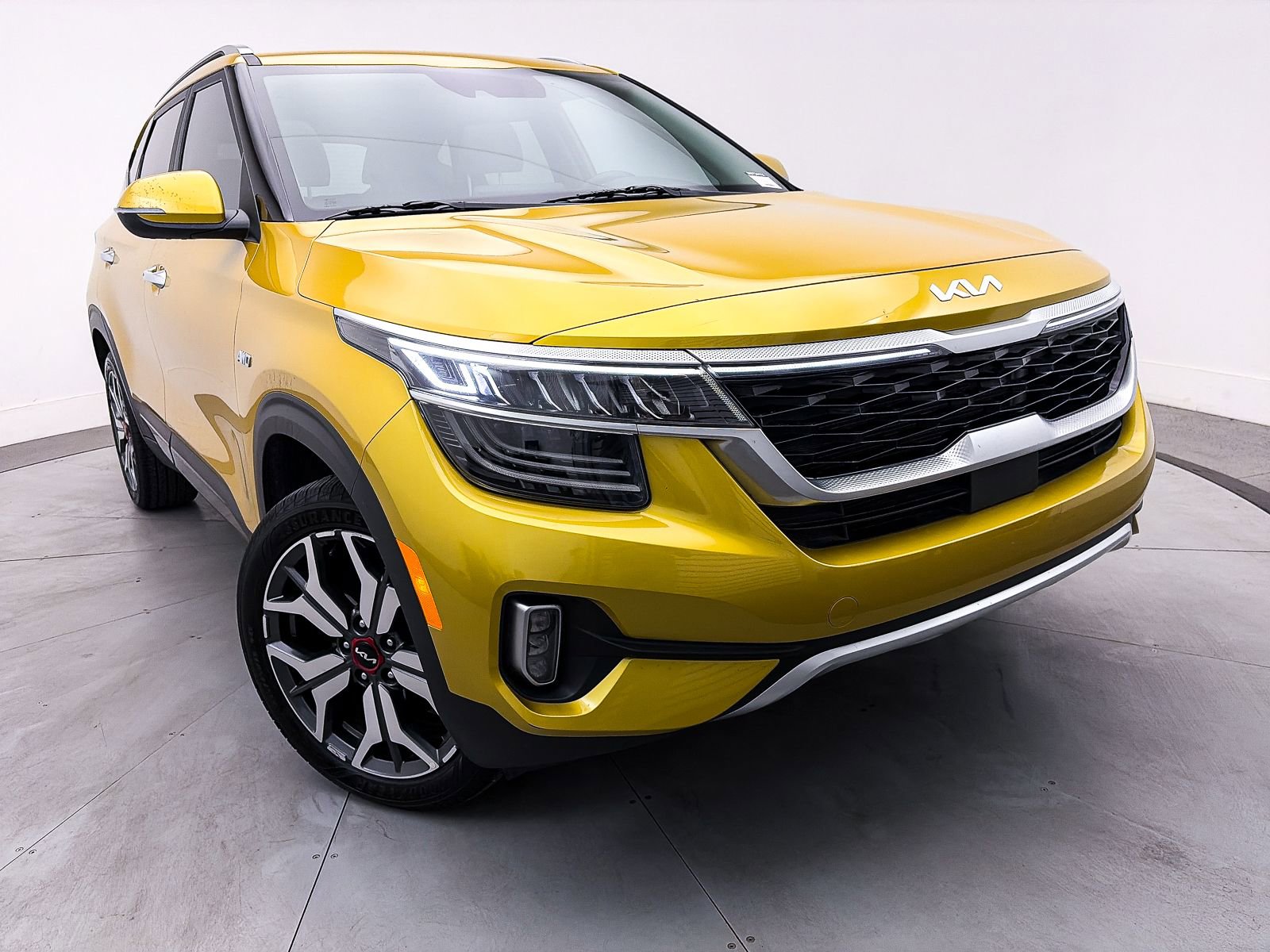 Used 2022 Kia Seltos SX w/ Sunroof Package image 9