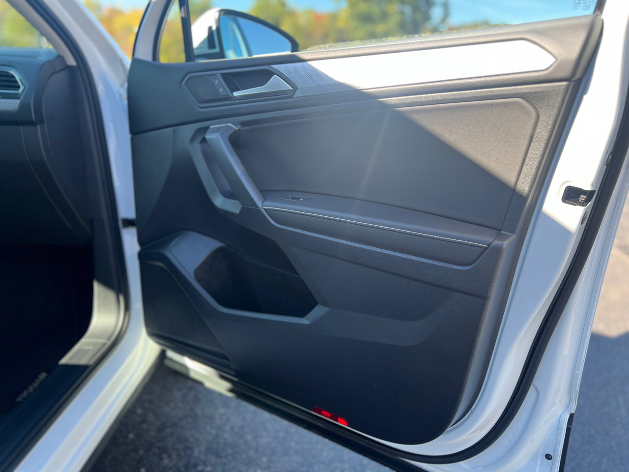 Used 2022 Volkswagen Tiguan S image 42