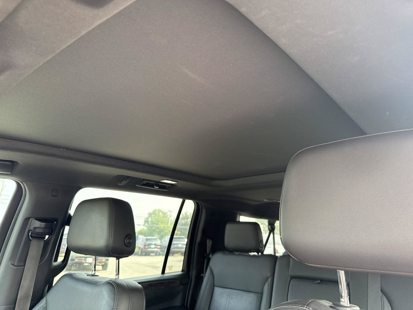 Used 2021 Chevrolet Suburban Z71 w/ Z71 Signature Package AWD/4WD image 18