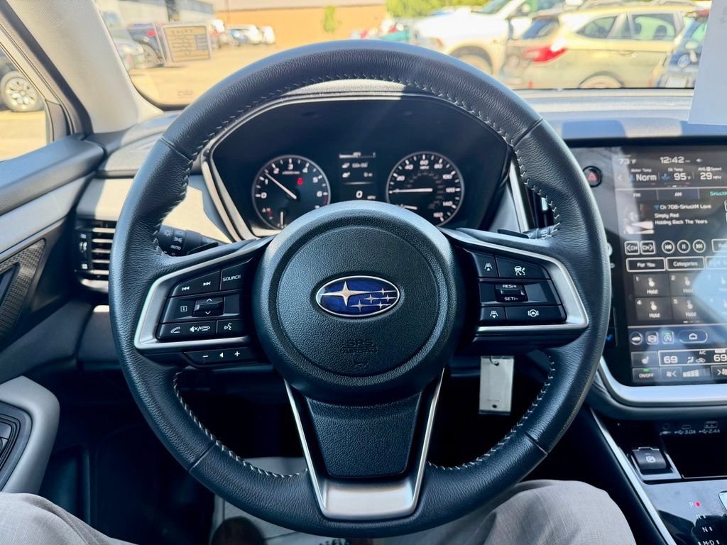 Used 2025 Subaru Outback Premium AWD/4WD image 14