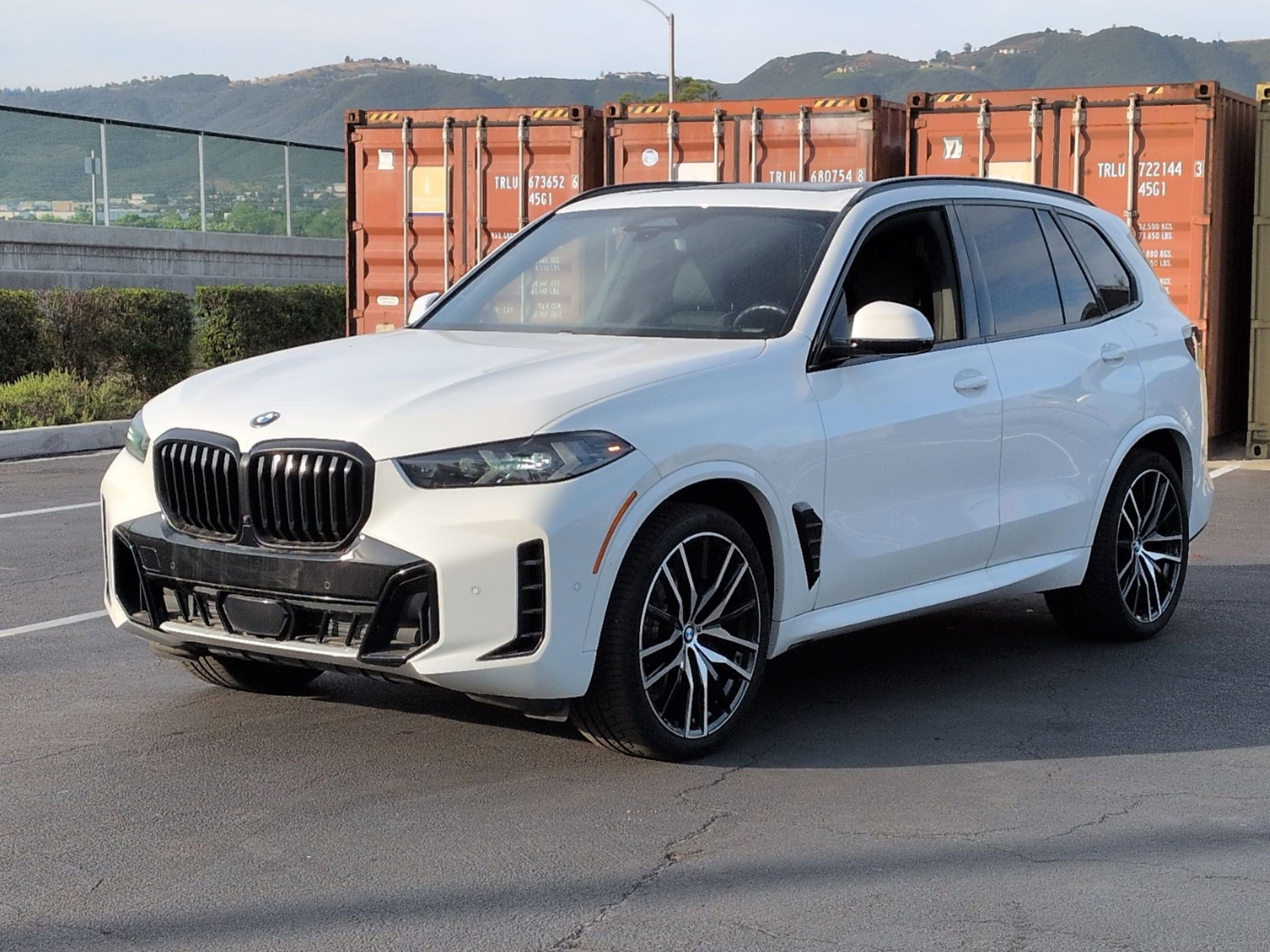 Used 2024 BMW X5 xDrive40i w/ M Sport Package image 5