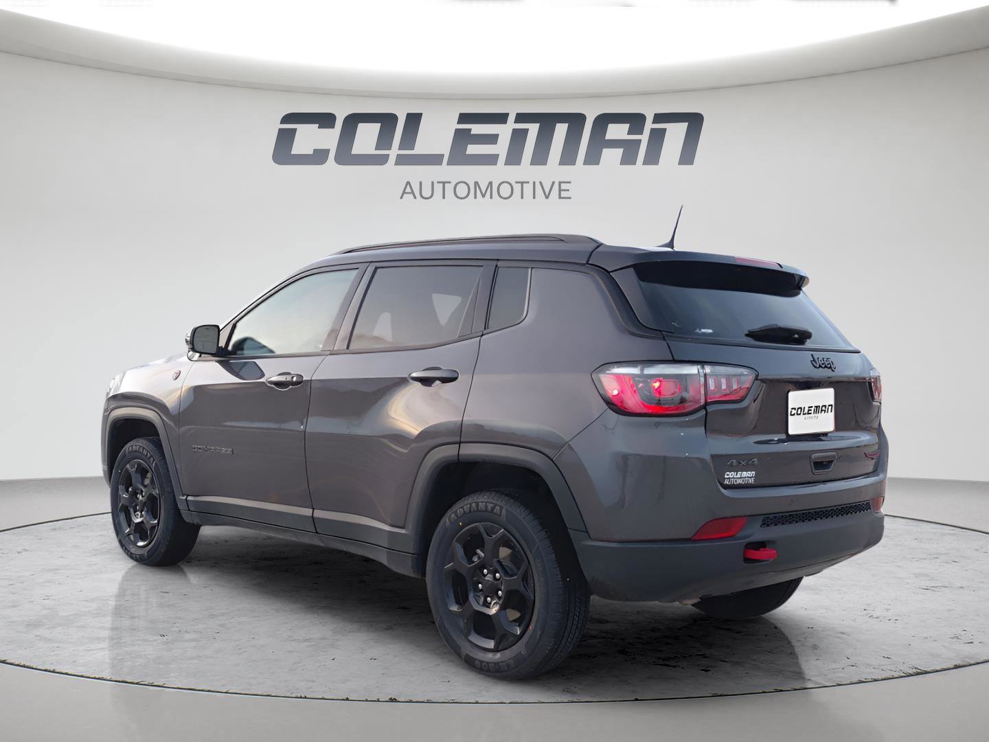 Used 2024 Jeep Compass Trailhawk w/ Trailhawk Convenience Group image 3