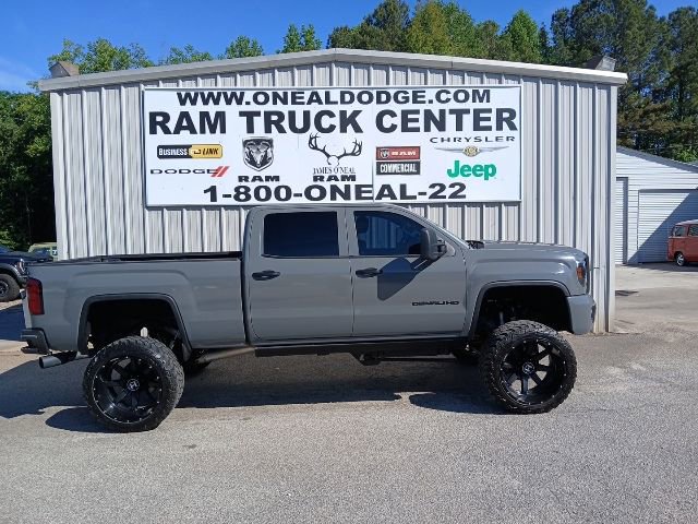 Used 2015 GMC Sierra 2500 Denali w/ Duramax Plus Package AWD/4WD image 2