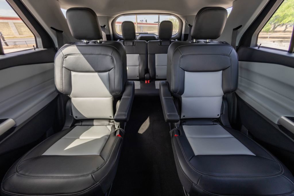 Used 2023 Ford Explorer XLT w/ Equipment Group 202A image 17