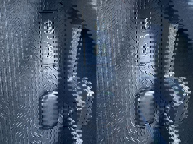 Certified 2025 Toyota Tacoma TRD Off-Road image 22