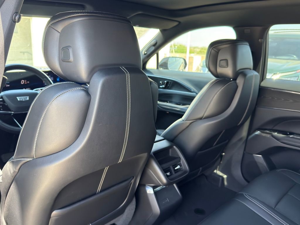 Used 2024 Cadillac Lyriq Sport image 32