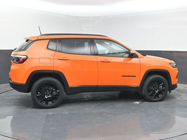 Used 2026 Jeep Compass Latitude AWD/4WD image 6