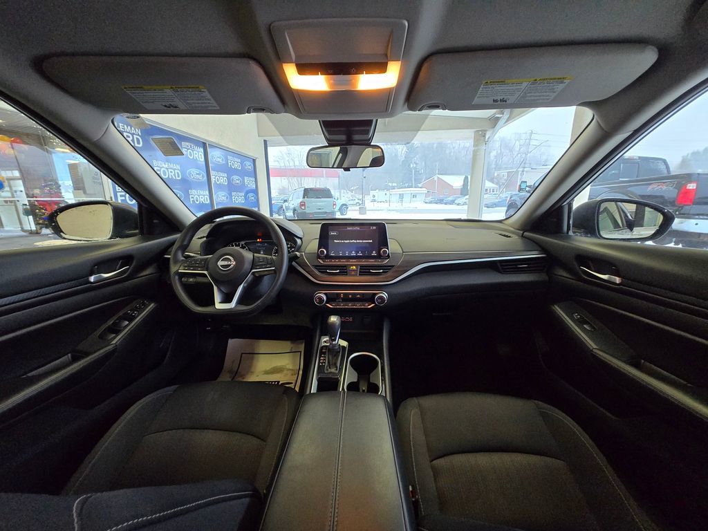 Used 2024 Nissan Altima 2.5 SV image 25