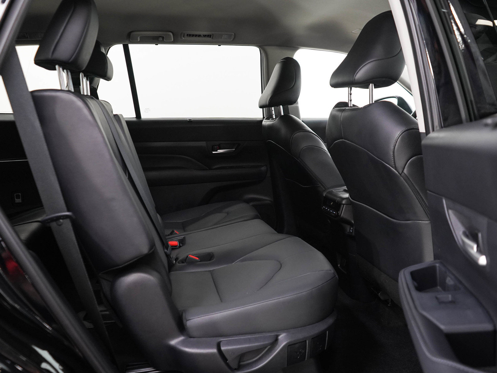 Used 2025 Toyota Grand Highlander AWD image 12
