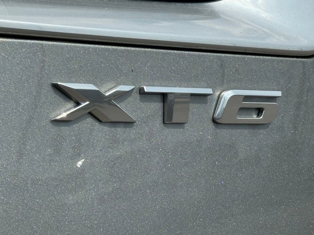 Used 2024 Cadillac XT6 Sport w/ Technology Package AWD/4WD image 9