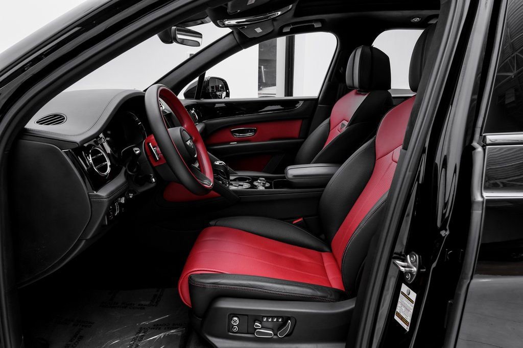Used 2023 Bentley Bentayga image 6