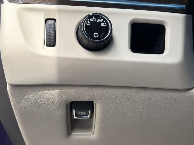 Used 2019 Cadillac Escalade Premium Luxury RWD image 34