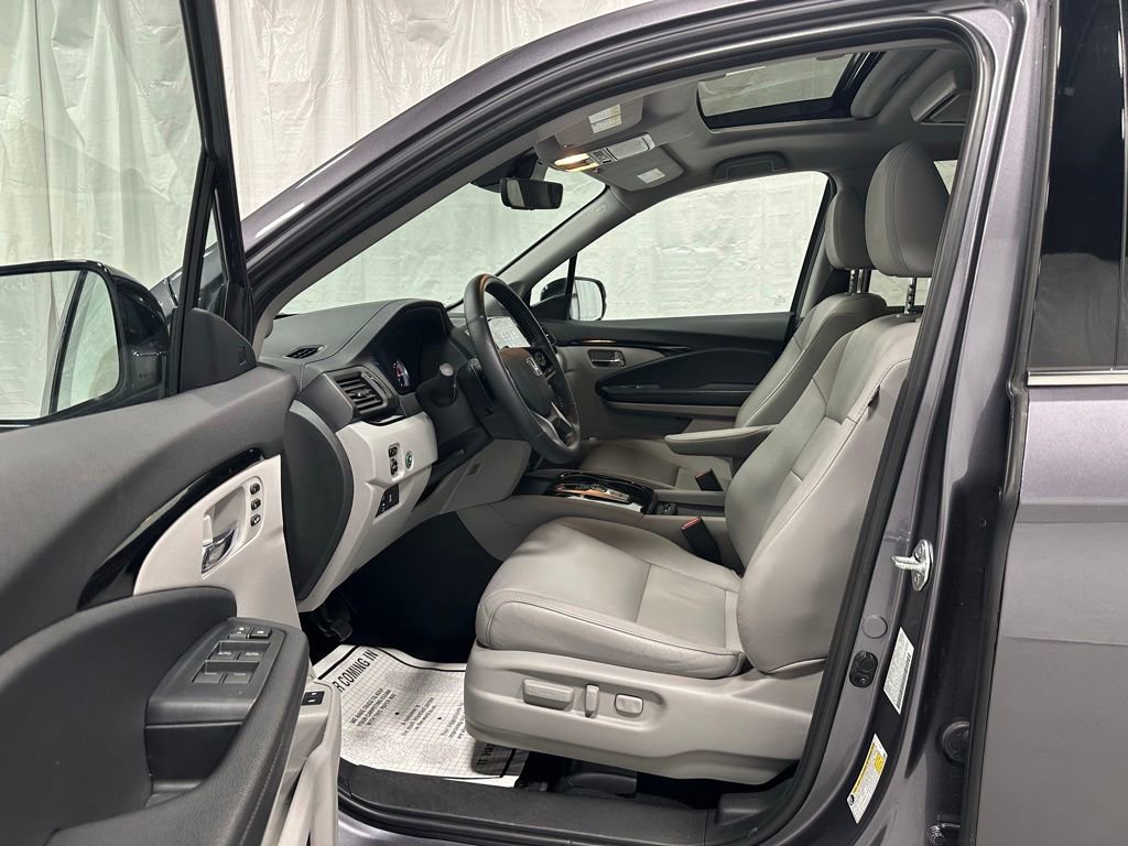 Used 2022 Honda Pilot Touring image 10