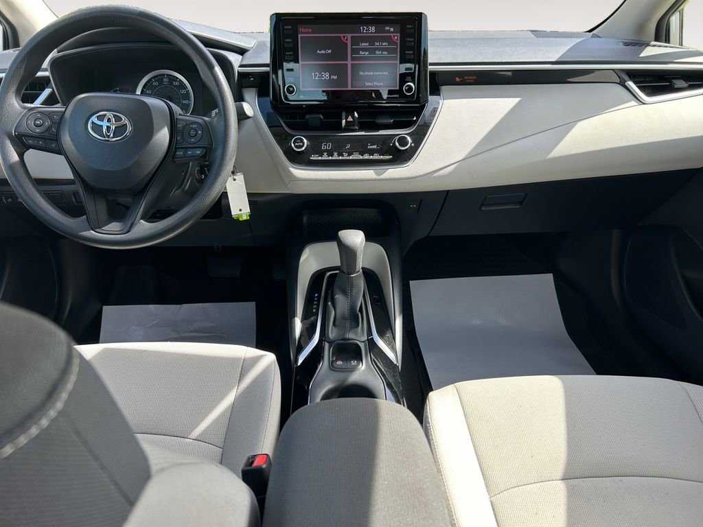 Used 2022 Toyota Corolla LE image 20