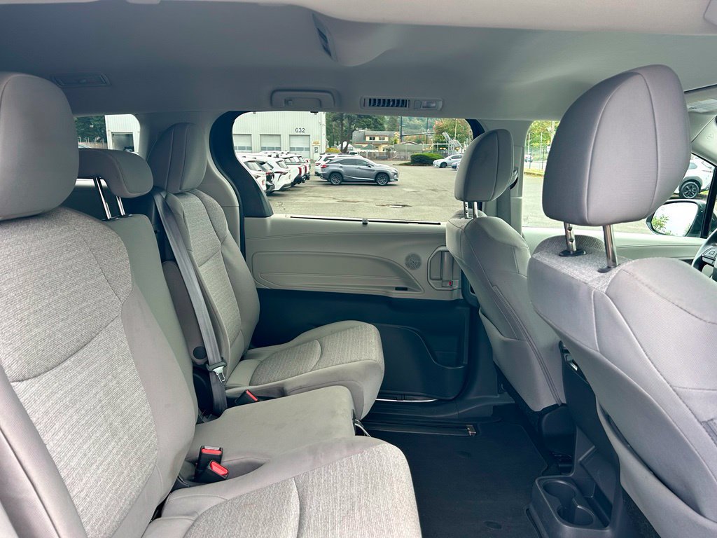 Certified 2024 Toyota Sienna LE AWD/4WD image 15