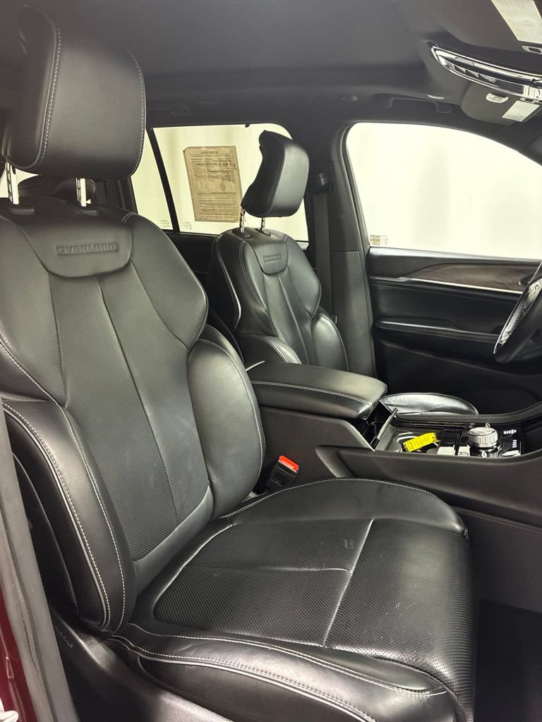 Used 2022 Jeep Grand Cherokee Overland w/ Advanced Protech Group III AWD/4WD image 25