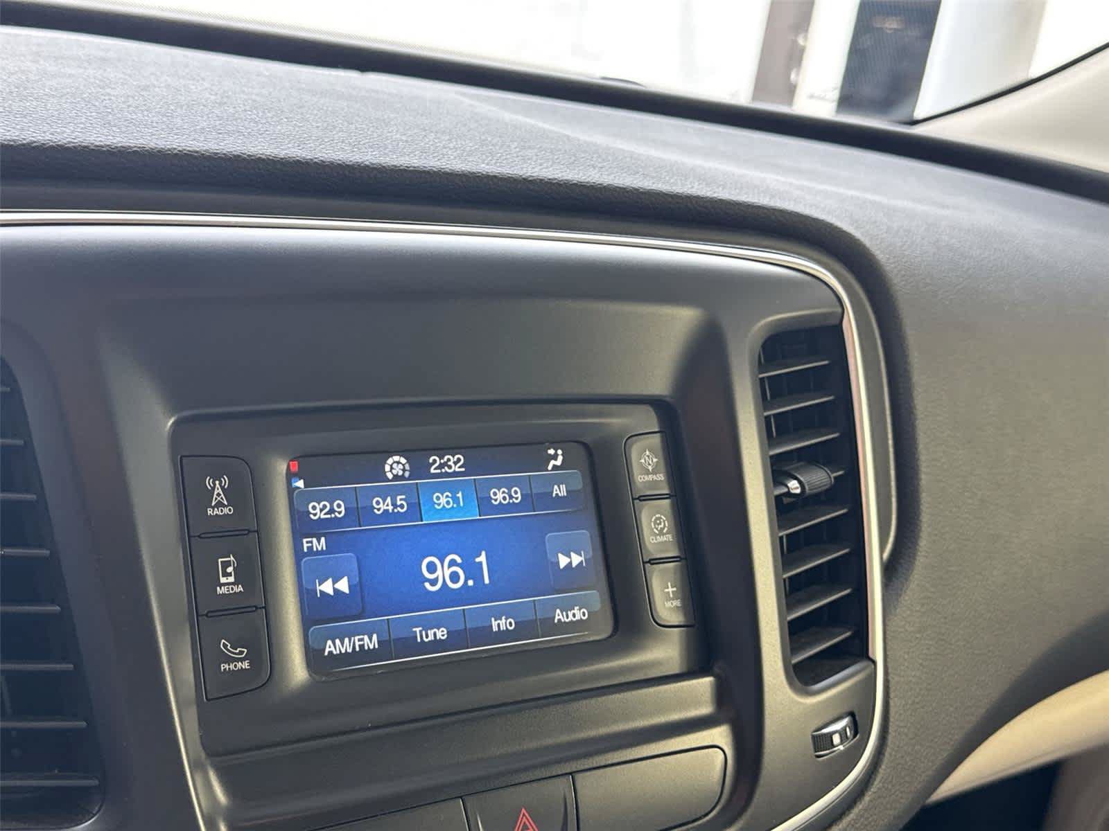 Used 2016 Chrysler 200 Limited FWD image 16
