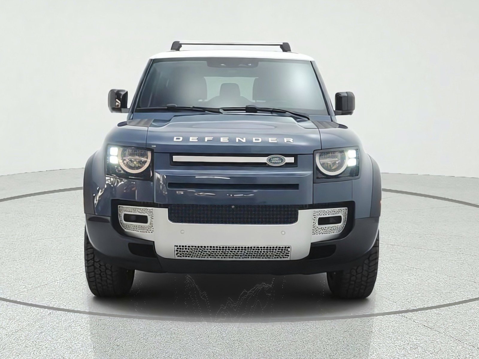 Used 2023 Land Rover Defender 90 S AWD/4WD image 2