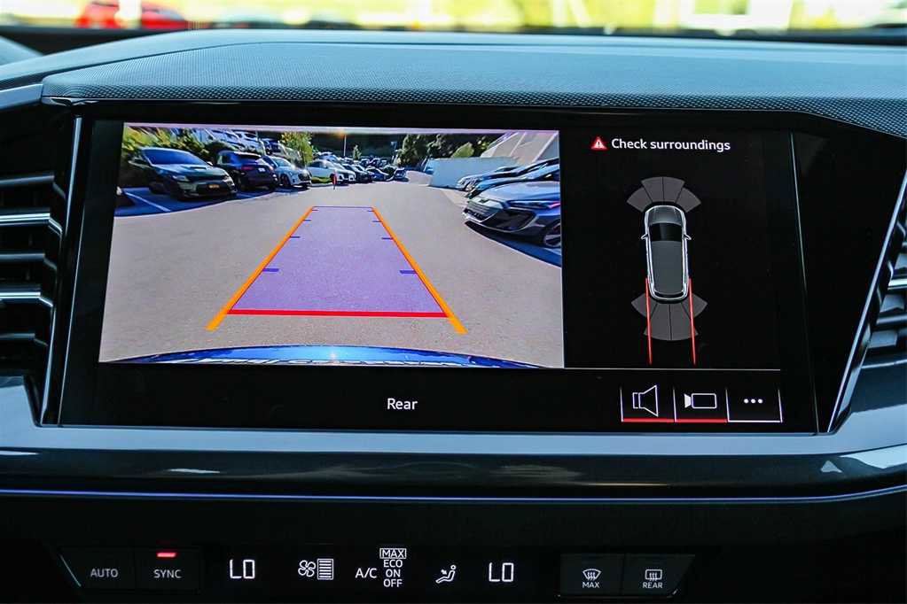 Used 2025 Audi Q4 e-tron Premium Plus w/ Premium Plus image 23