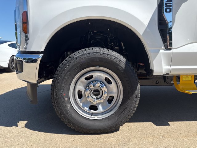 New 2026 Ford F350 XL w/ XL Chrome Package AWD/4WD image 12