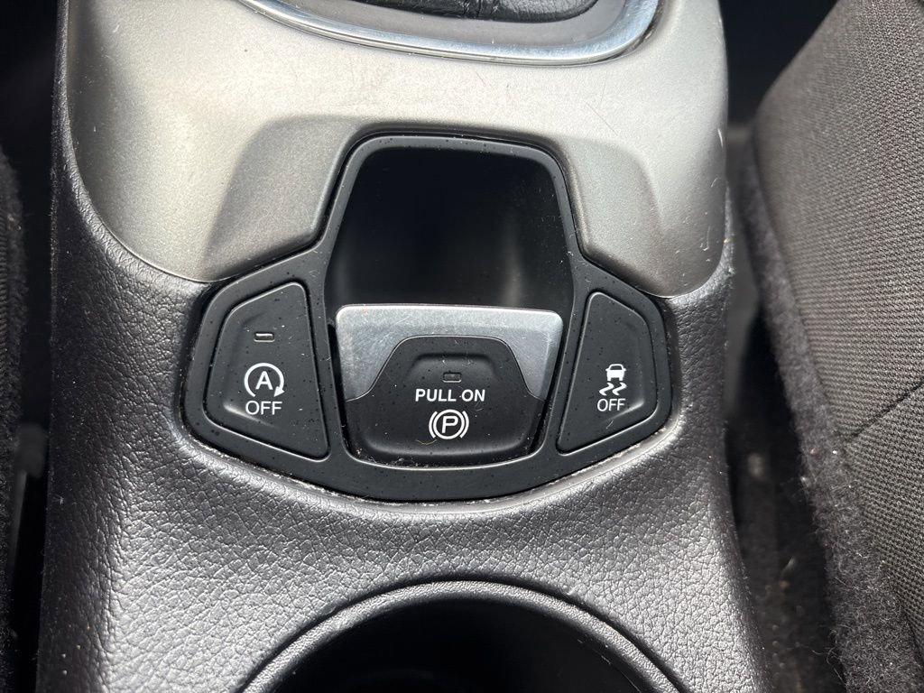 Used 2021 Jeep Compass Sport image 23