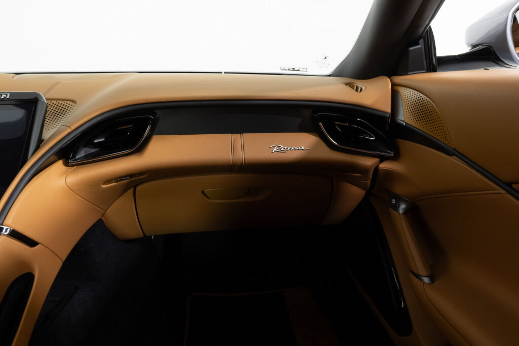 Used 2024 Ferrari Roma RWD image 39