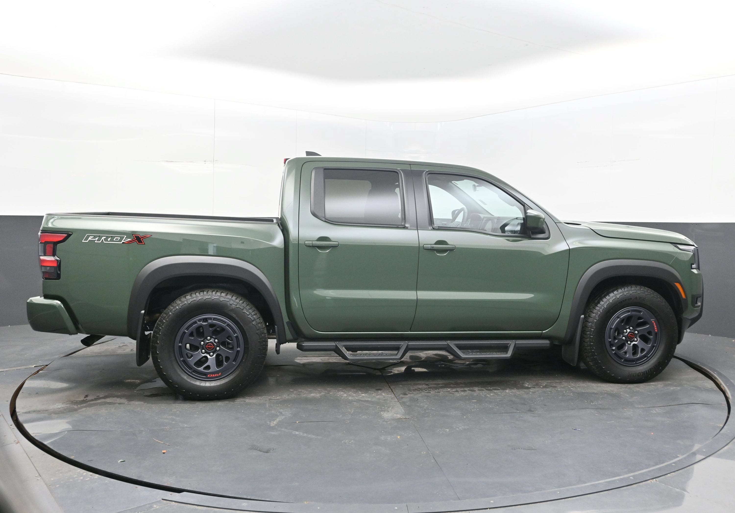 Used 2025 Nissan Frontier Pro-X RWD image 10