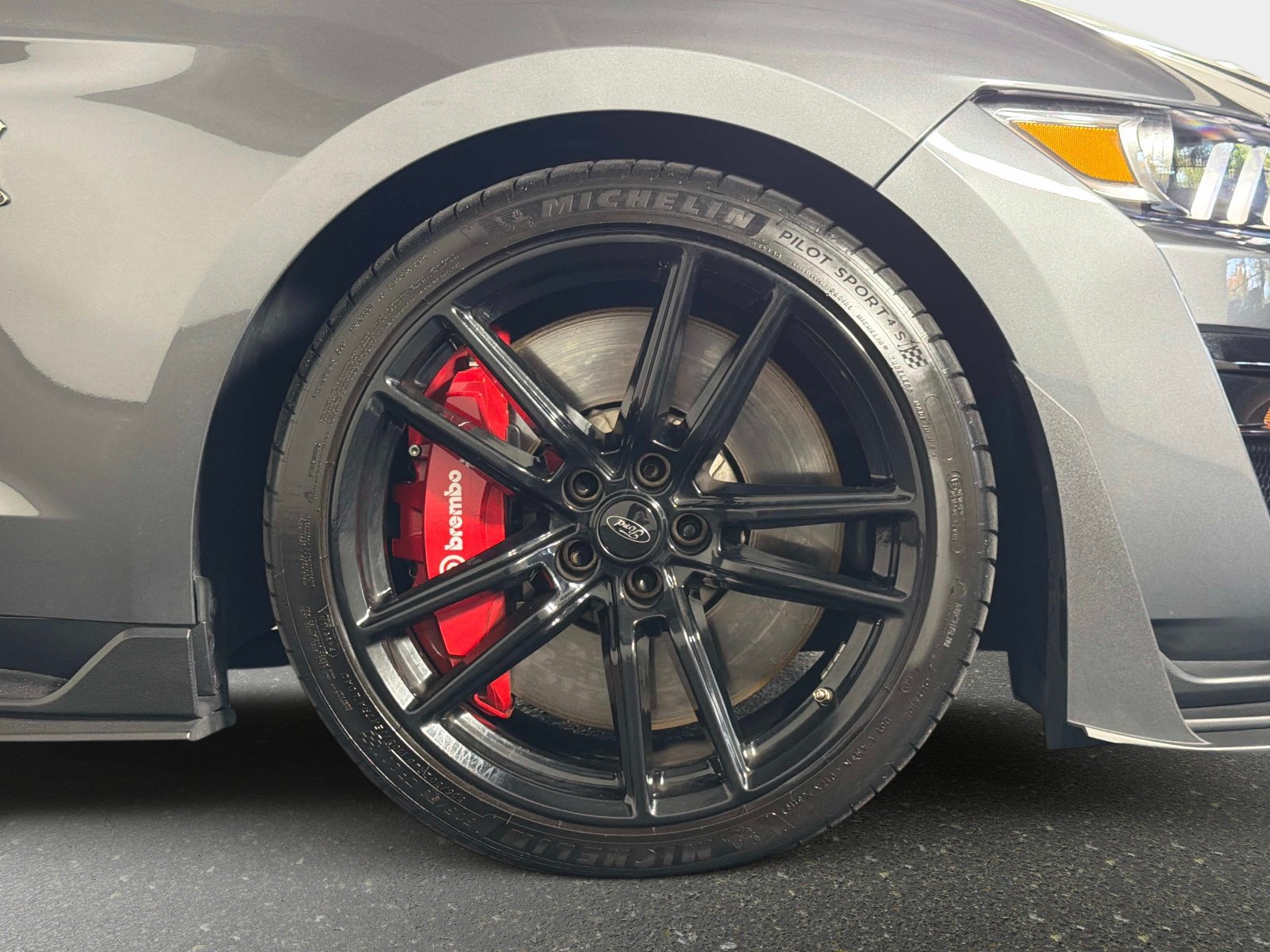 Used 2022 Ford Mustang Shelby GT500 w/ Carbon Fiber Track Pack RWD image 21