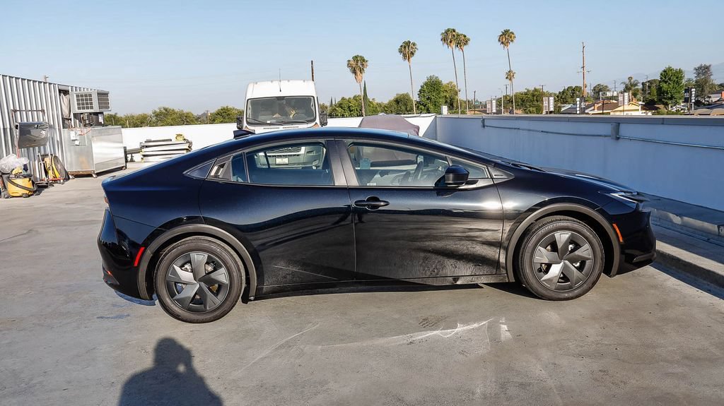 Used 2026 Toyota Prius LE FWD image 13