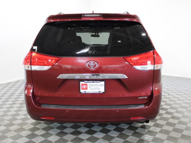 Used 2013 Toyota Sienna Limited w/ Premium Pkg FWD image 5