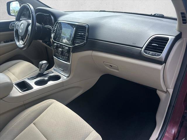 Used 2019 Jeep Grand Cherokee Laredo w/ 18" Wheel & 8.4" Radio Group AWD/4WD image 30