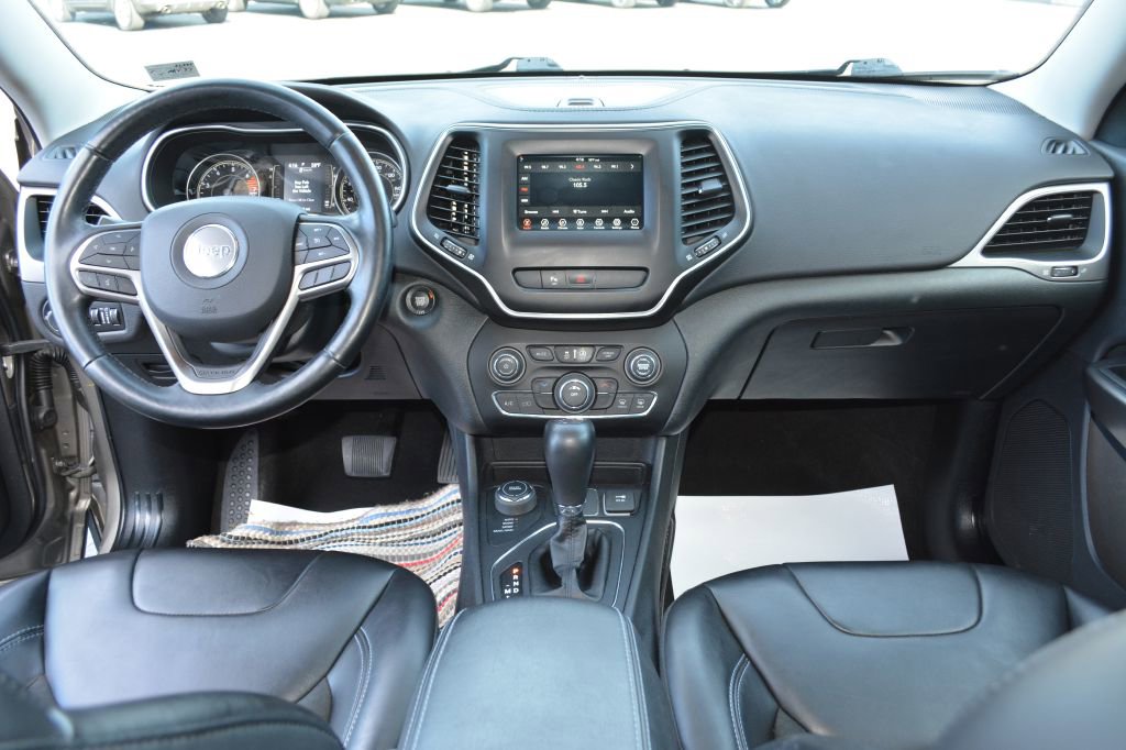 Used 2020 Jeep Cherokee Latitude Plus w/ Cold Weather Group image 15