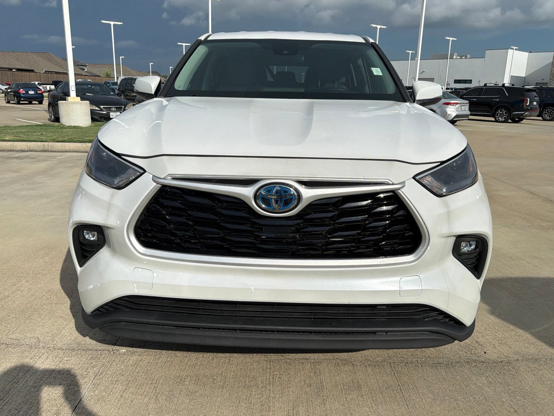 Used 2023 Toyota Highlander LE AWD/4WD image 8