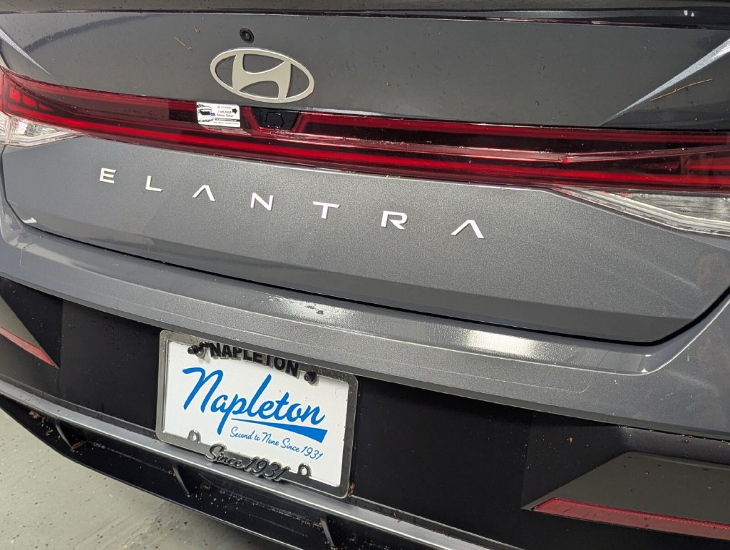 New 2026 Hyundai Elantra SEL Sport Premium FWD image 8